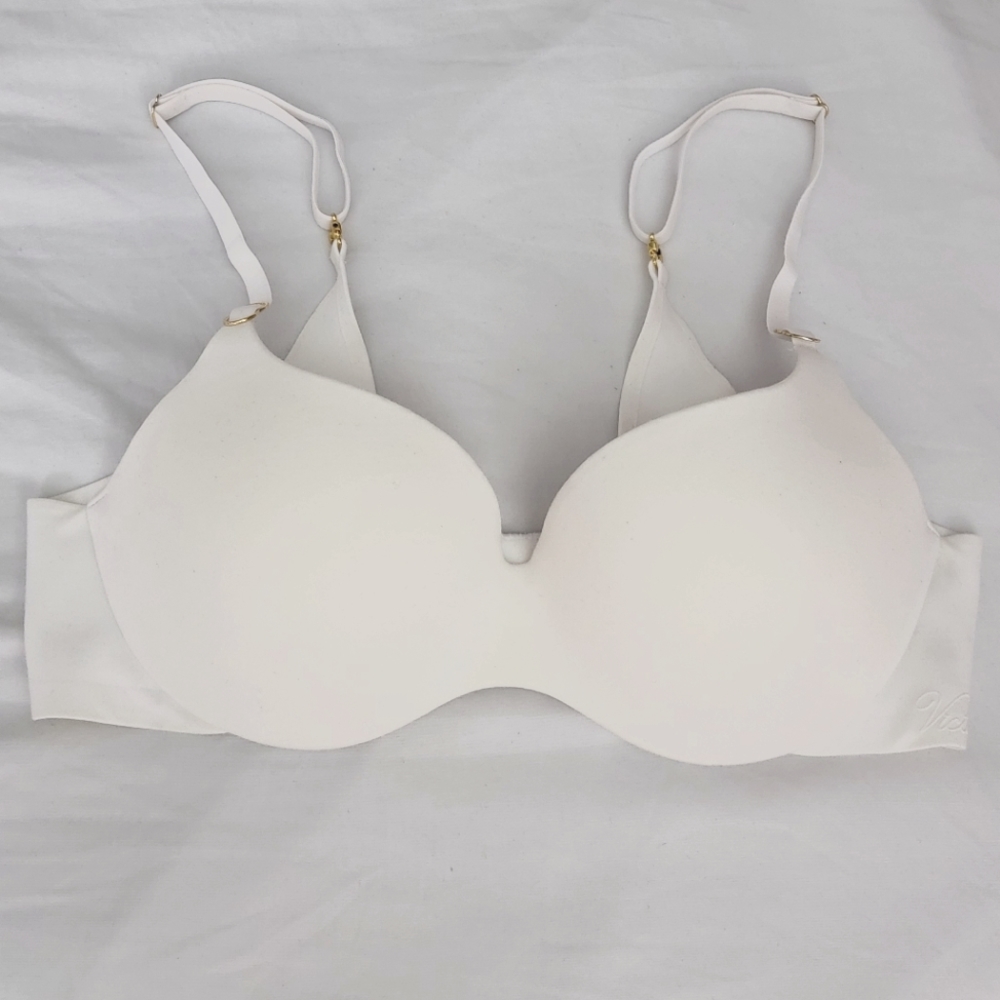 Victoria's Secret Incredible Bra